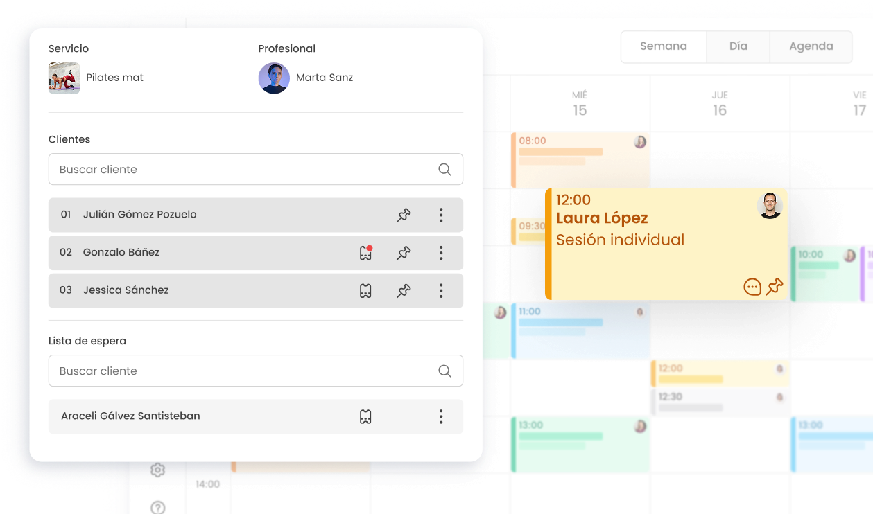 Interfaz de programación de reservas de Pilates con lista de clientes y horarios semanales en un calendario colorido.