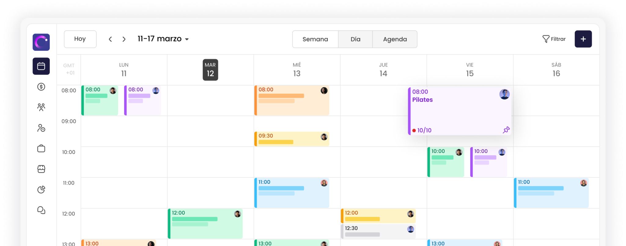 Calendario semanal digital con eventos programados, destacando una clase de pilates el viernes a las 08:00.