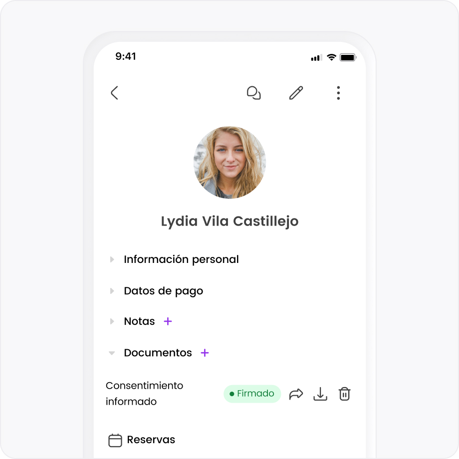 Pantalla de perfil de usuario en una app móvil, mostrando información personal, datos de pago y documentos firmados.